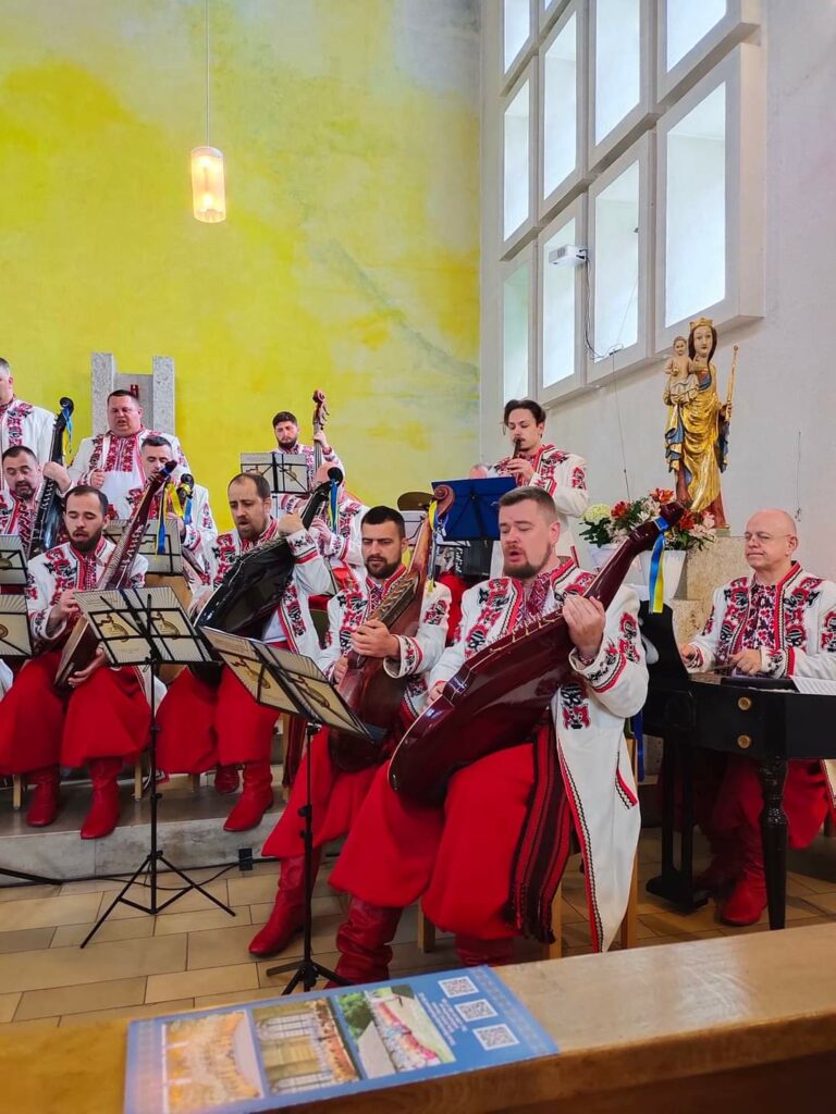 1000052055-768x1024 Unvergessliches Konzert der Kapelle der Banduristen der Ukraine in Würzburg und Nürnberg